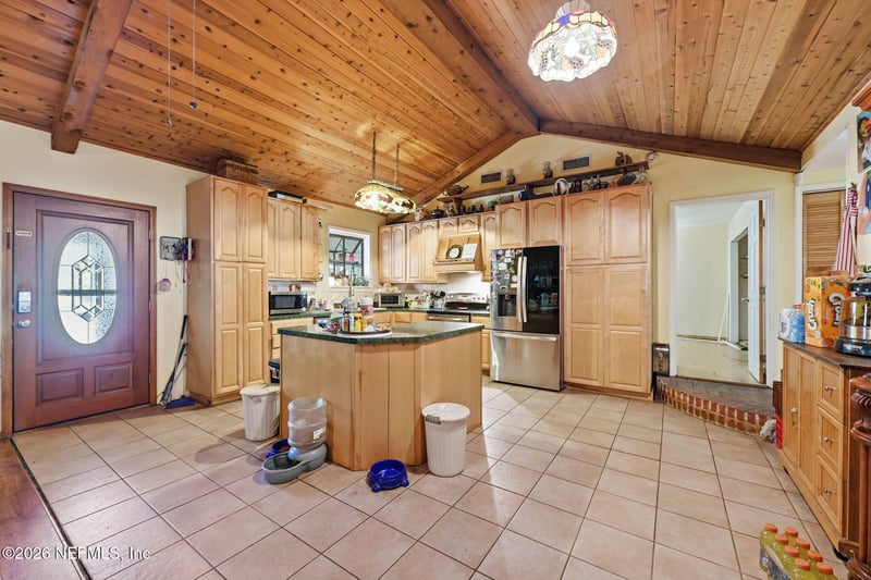 118 Parkin Rd, Pomona Park, FL 32181