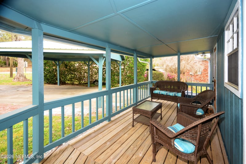 176 Lake Dr, Florahome, FL 32140