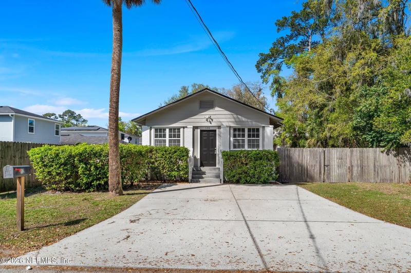 126 Bowlan St, Jacksonville, FL 32216