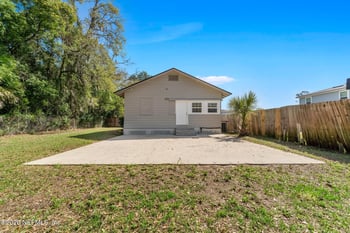 126 Bowlan St, Jacksonville, FL 32216