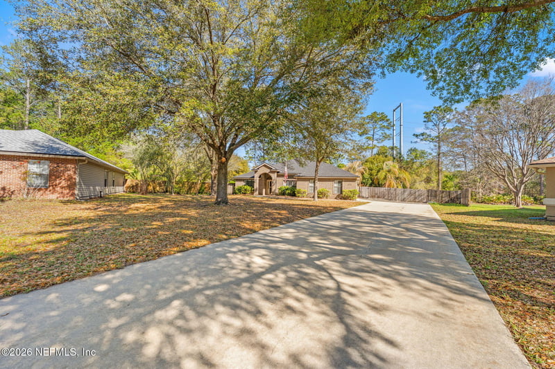 321 Velvet Dr, Jacksonville, FL 32220