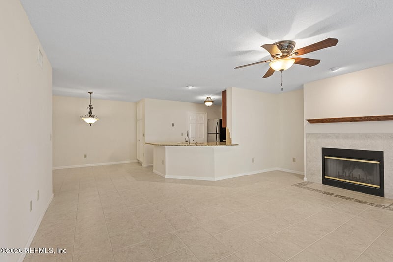 13715 Richmond Park Dr #304, Jacksonville, FL 32224