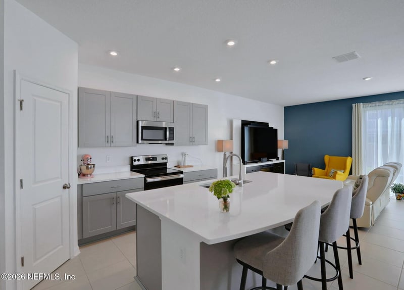 330 Anthony Dr, Jacksonville, FL 32218