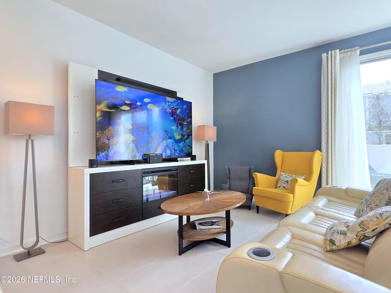 330 Anthony Dr, Jacksonville, FL 32218