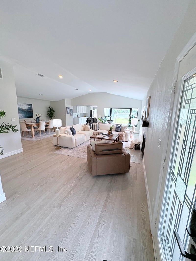 1371 River Hills Ct, Jacksonville, FL 32211