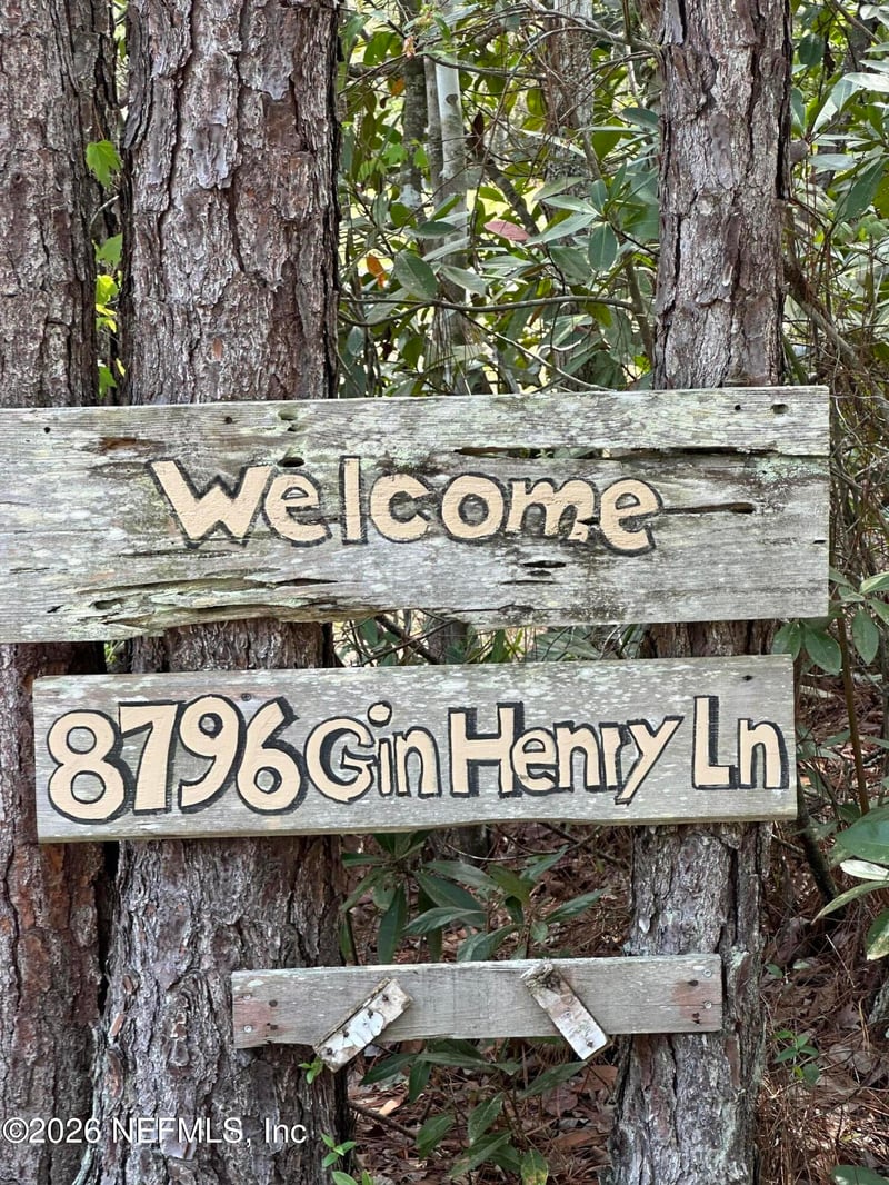 8796 Gin Henry Ln, Glen St Mary, FL 32040