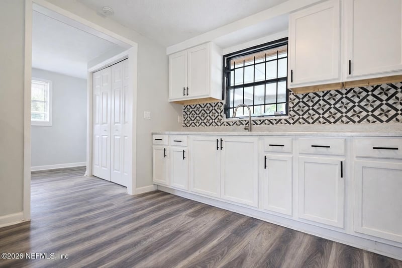 7563 John F Kennedy Dr, Jacksonville, FL 32219