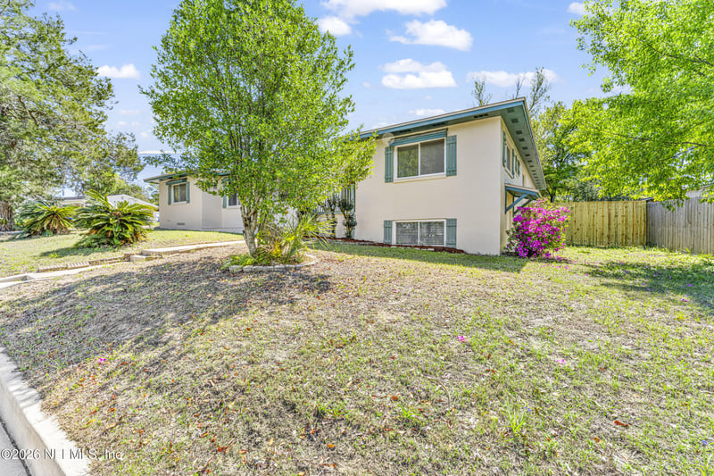 5634 St Isabel Dr, Jacksonville, FL 32277