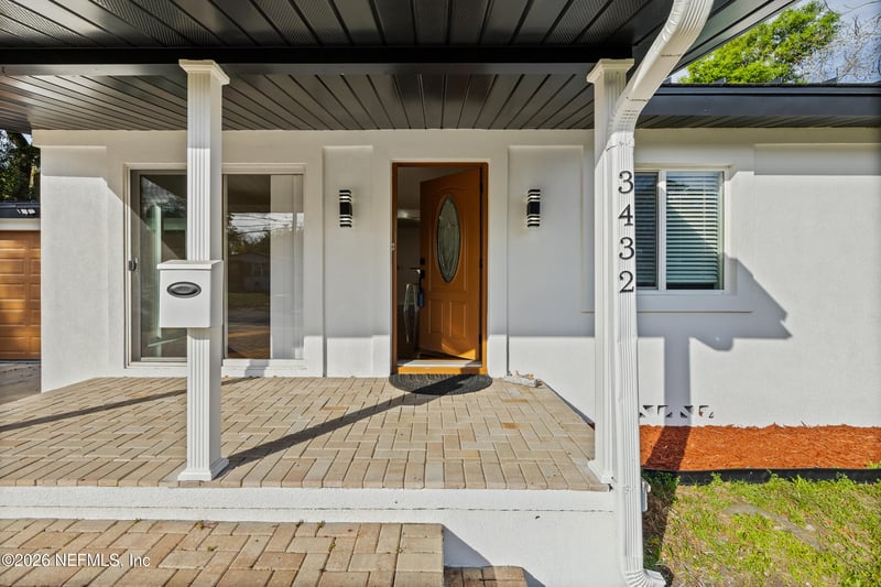 3432 Tarpon Dr, Jacksonville, FL 32277