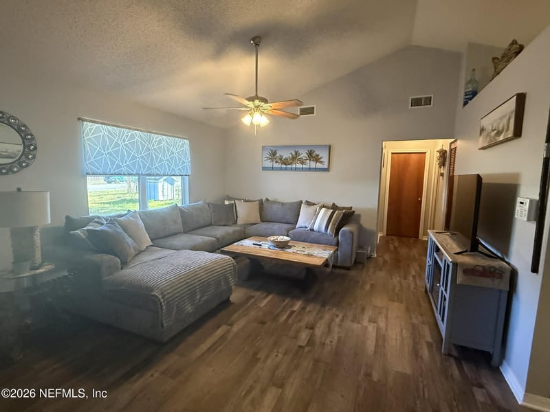 209 Scott St, Interlachen, FL 32148