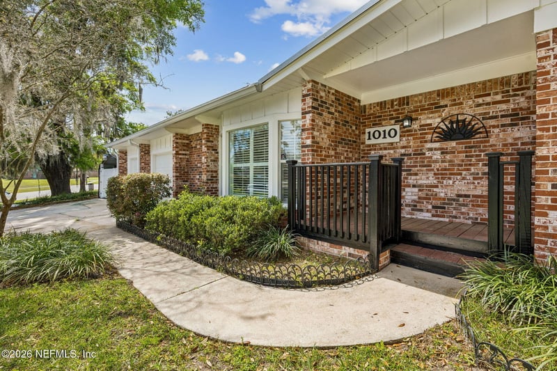 1010 Palisades Dr, Jacksonville, FL 32221