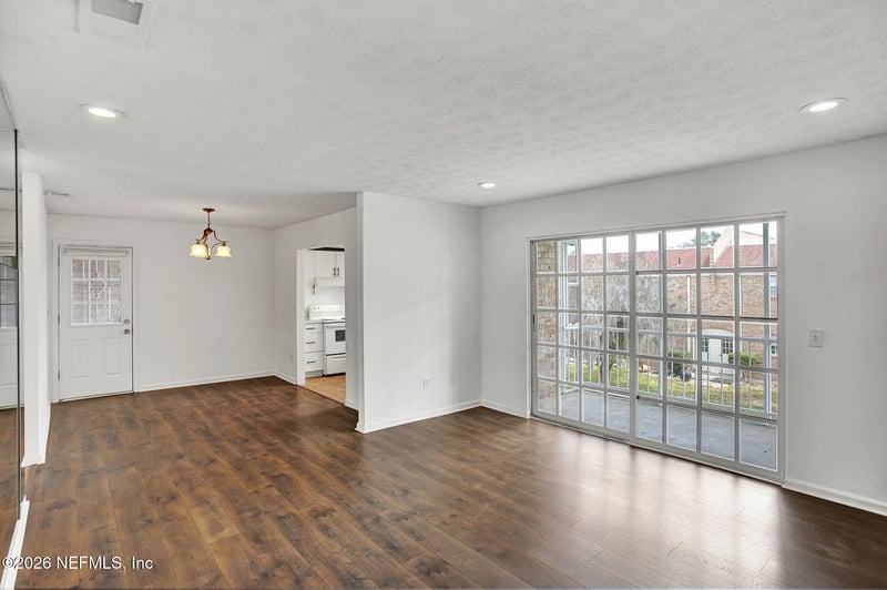 5201 Atlantic Blvd #2, Jacksonville, FL 32207