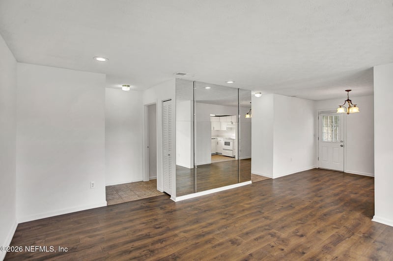 5201 Atlantic Blvd #2, Jacksonville, FL 32207