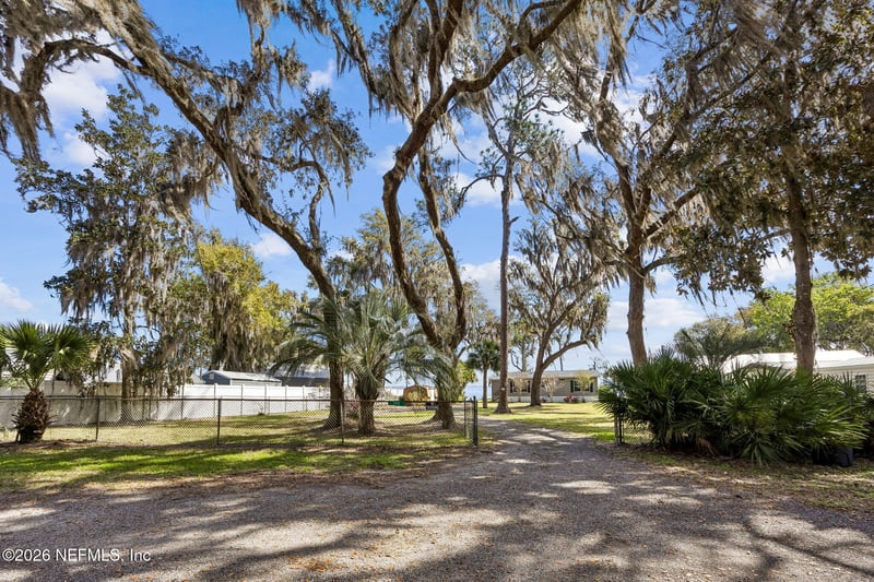 108 Sandra Ln, Crescent City, FL 32112