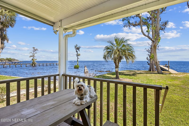 108 Sandra Ln, Crescent City, FL 32112