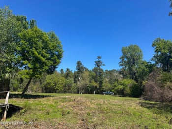 211 Walker Dr, Interlachen, FL 32148