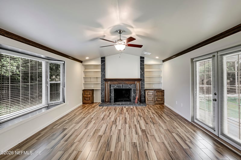 8691 San Servera Dr, Jacksonville, FL 32217