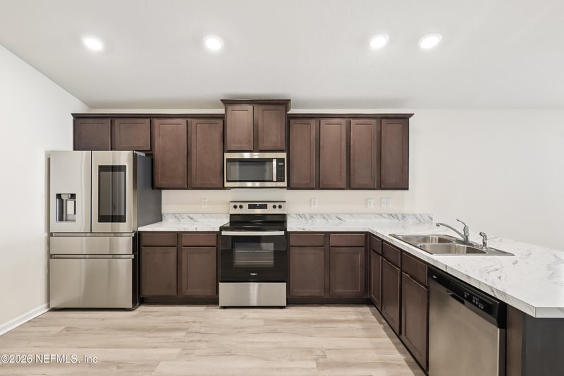 8076 Dancing Fox St, Jacksonville, FL 32222