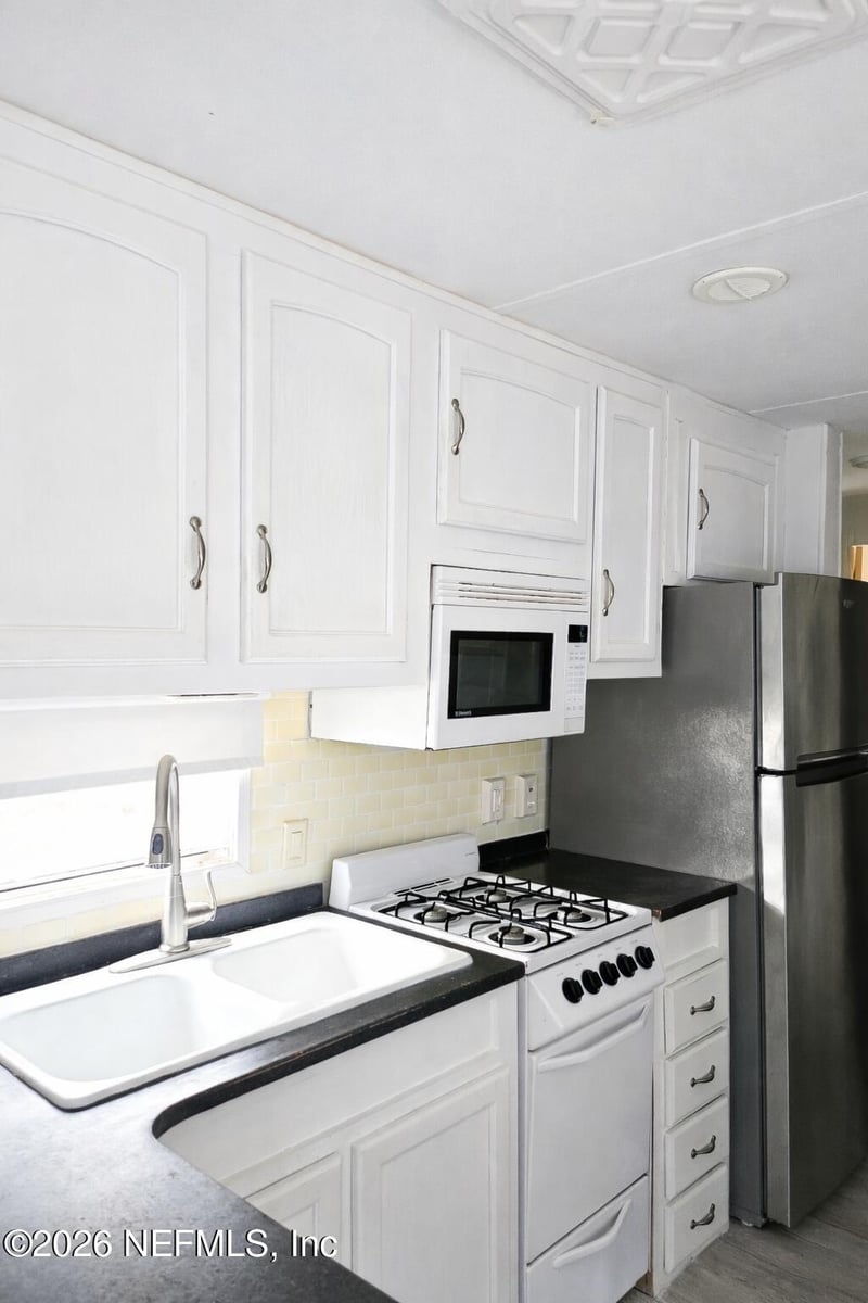 25321 141st St, Fort Mccoy, FL 32134