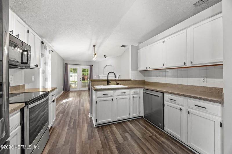 1950 Little River Dr, Fleming Island, FL 32003