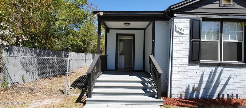 7905 Paul Jones Dr, Jacksonville, FL 32208