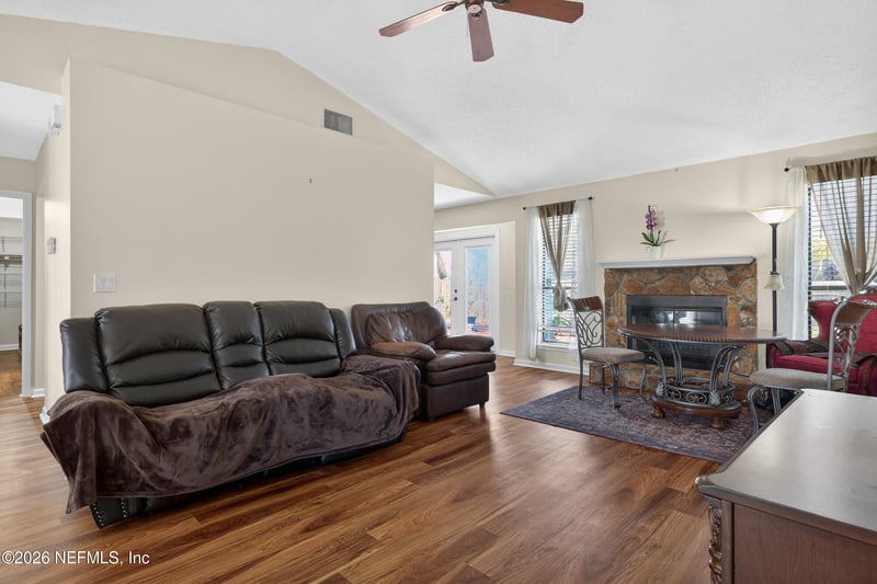 7931 Sweet Rose Ln, Jacksonville, FL 32244