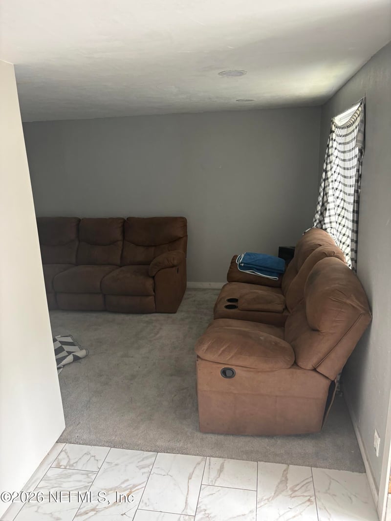 9739 Elaine Rd, Jacksonville, FL 32246