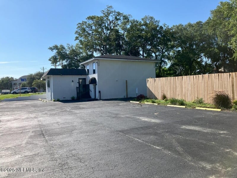 6126 Atlantic Blvd, Jacksonville, FL 32211