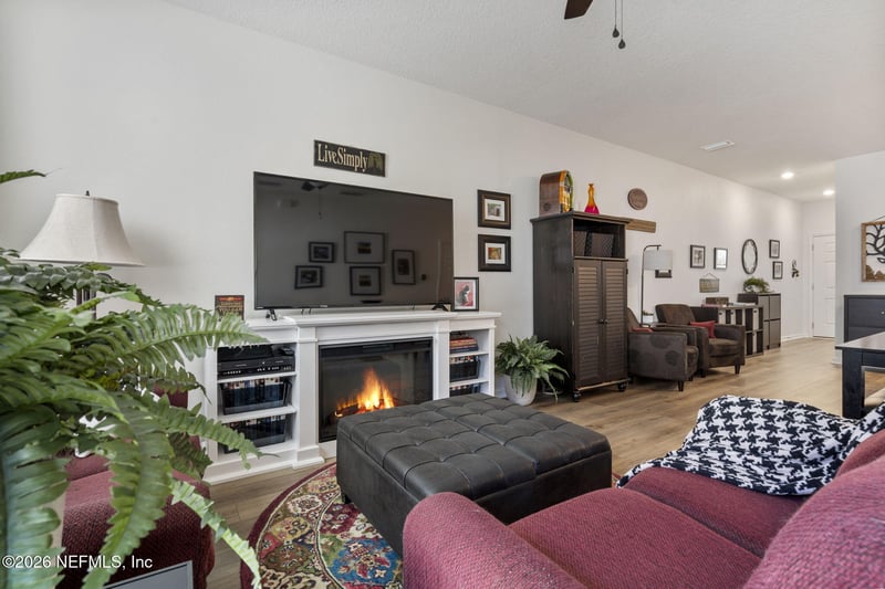 6211 Ryegrass St, Jacksonville, FL 32258