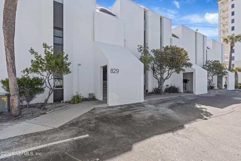 829 1st St #3-B, Jacksonville Beach, FL 32250
