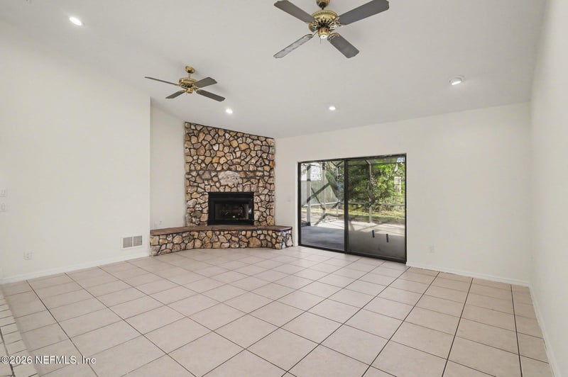 10 Patchogue Ln, Palm Coast, FL 32164