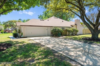 1800 Manchester Ct, St Johns, FL 32259