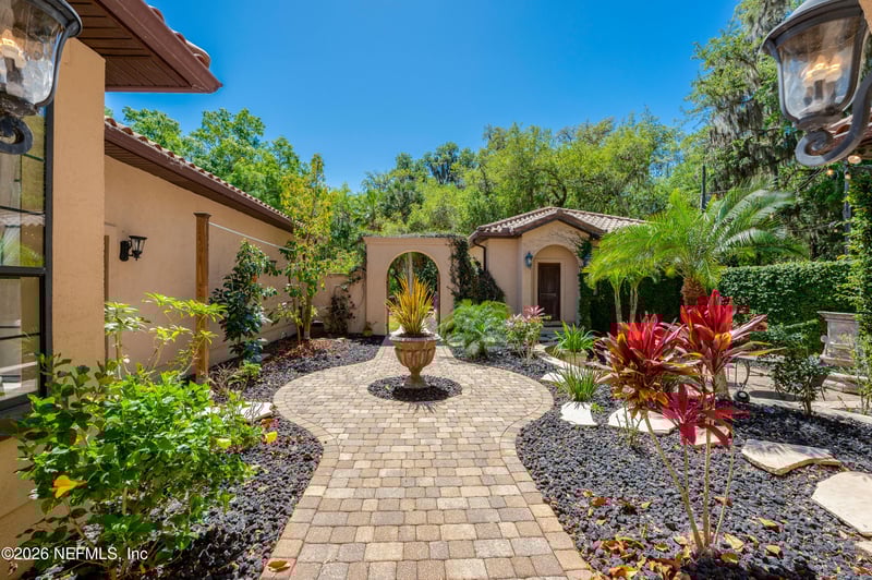 530 Clifton Rd, Crescent City, FL 32112