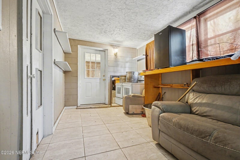 1826 Leon Rd, Jacksonville, FL 32246