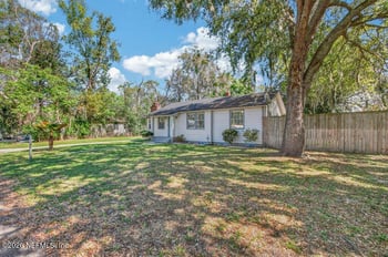 9049 Jackson Ave, Jacksonville, FL 32208