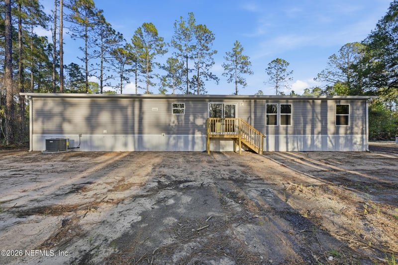 10695 Beckenger Ave, Hastings, FL 32145