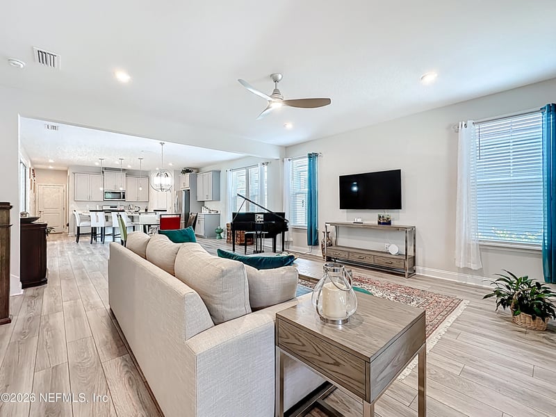 902 Orange Branch Trl, St Johns, FL 32259