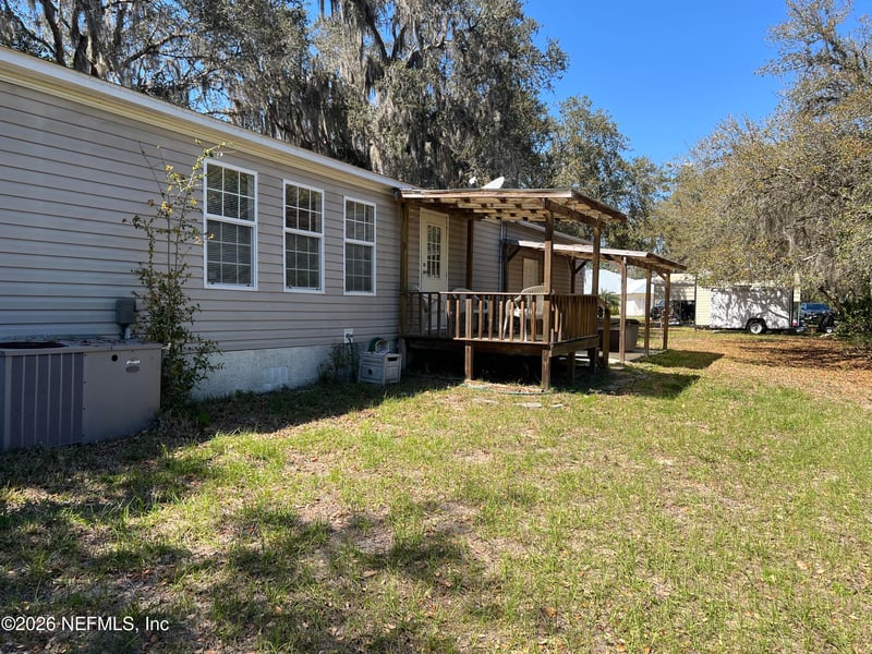 223 Oak Ridge Dr, Welaka, FL 32193