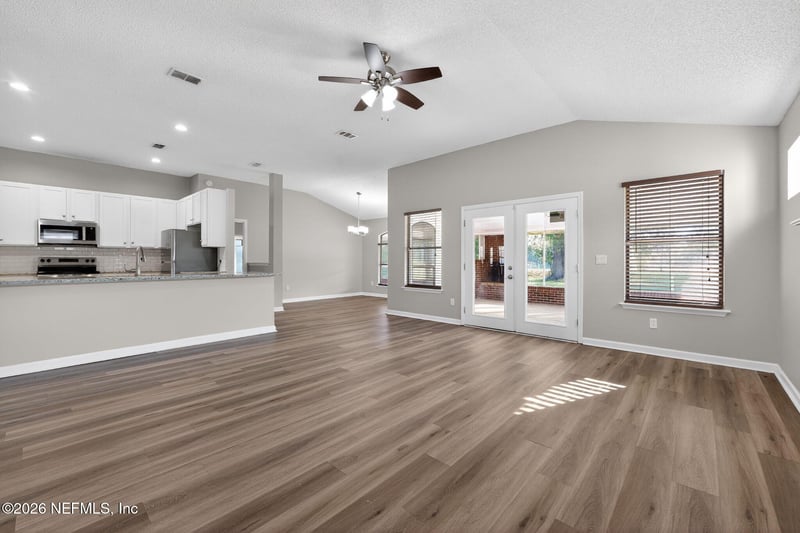 12549 Lochloosa Ln, Jacksonville, FL 32218