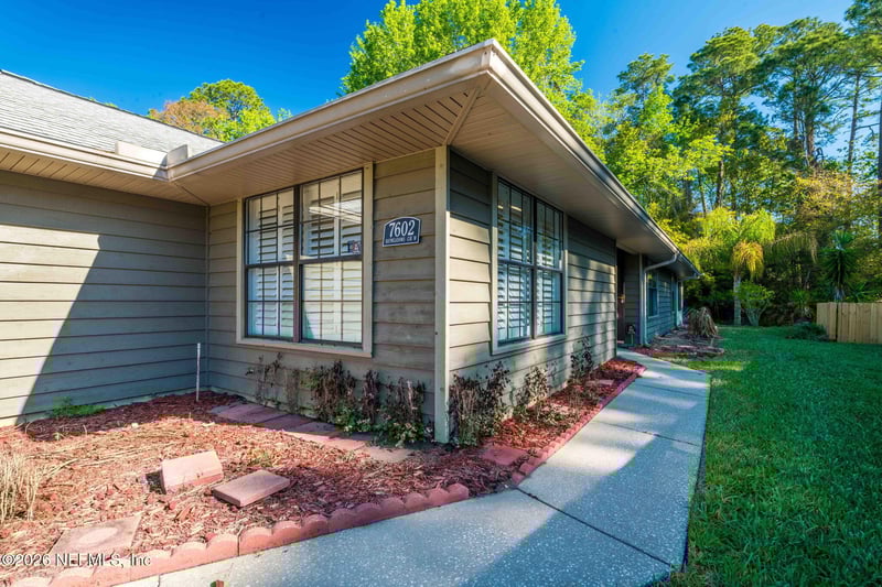 7602 Baymeadows Cir, Jacksonville, FL 32256