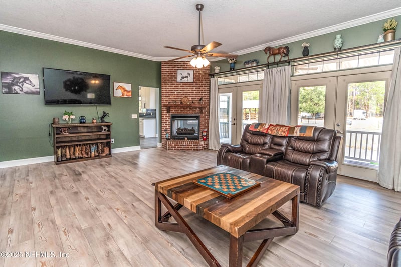 8219 Mud Lake Rd, Macclenny, FL 32063