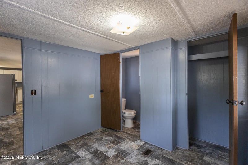 121 Venice Dr, Interlachen, FL 32148