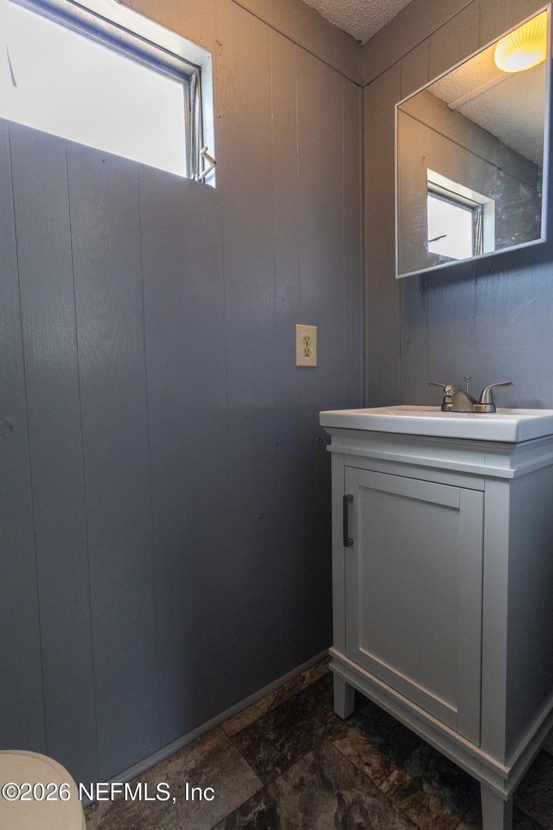 121 Venice Dr, Interlachen, FL 32148