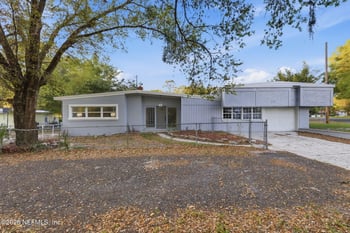 202 Azalea Cir, Palatka, FL 32177