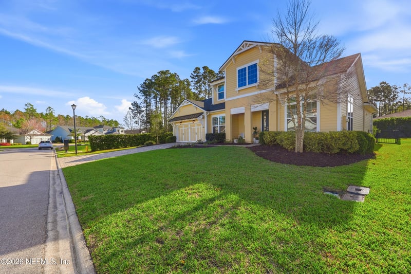 463 Freshwater Dr, St Johns, FL 32259