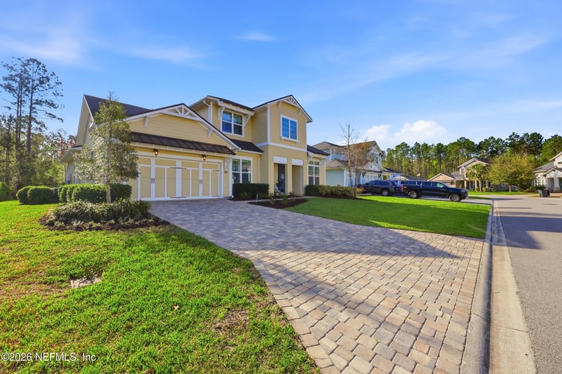 463 Freshwater Dr, St Johns, FL 32259