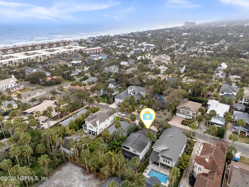 331 10th St, Atlantic Beach, FL 32233