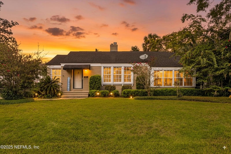 1425 Pinetree Rd, Jacksonville, FL 32207