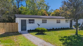 1613 Brookview Dr, Jacksonville, FL 32246