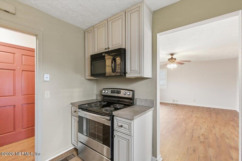 7316 Greenway Dr, Jacksonville, FL 32244